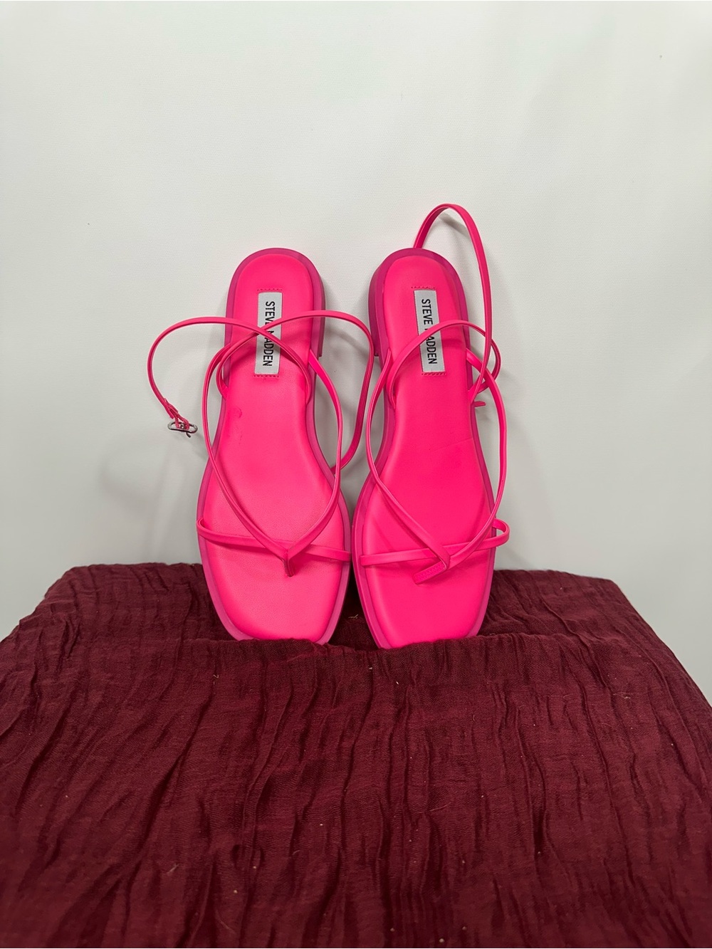 Steve Madden Women’s Size 8 Hot Pink Strappy Square Toe Flat Sandals Neon
